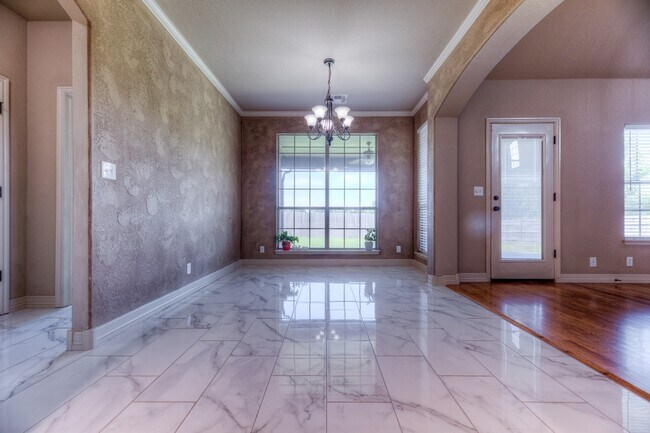 Building Photo - 1317 W Dover St