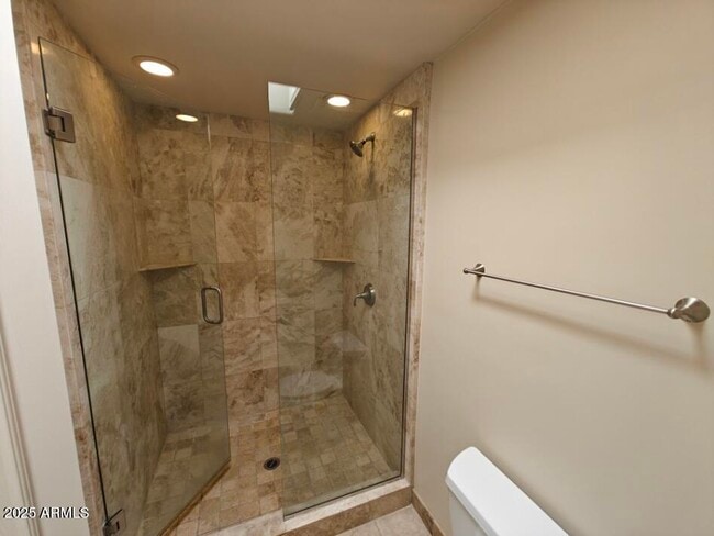 Building Photo - 8428 E Malcomb Dr