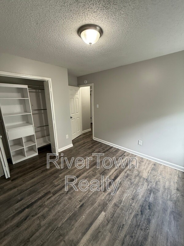 Building Photo - 4625 Crestfield Rd
