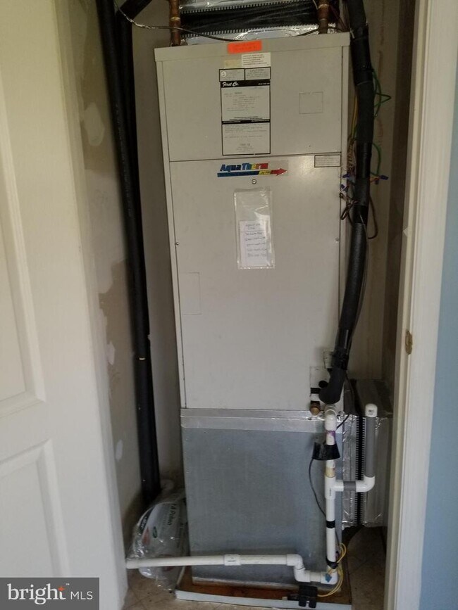 Building Photo - 12824 Clarksburg Square Rd