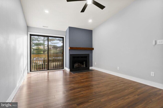 Building Photo - 118 Ashton Ct