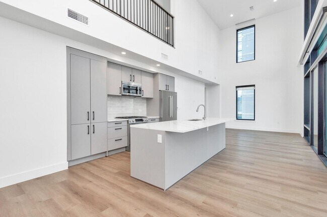 Building Photo - 808 Crawford St