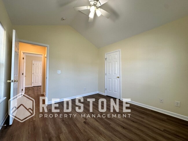 Building Photo - 812 Jennings Berry Dr