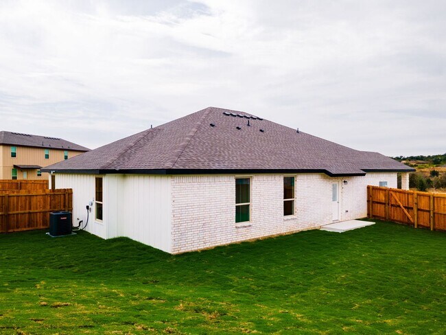 Building Photo - 111 Levi Ct