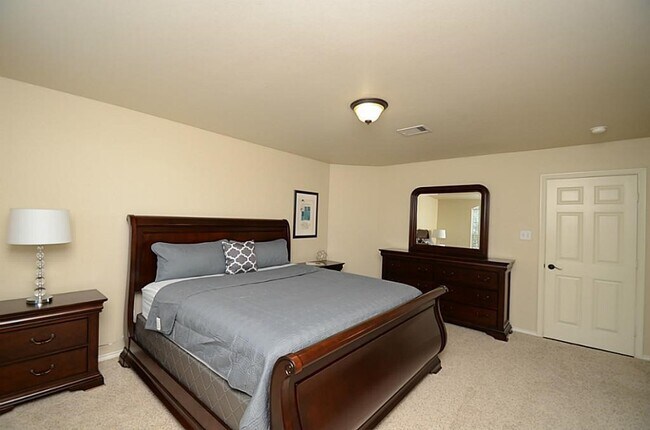 Building Photo - 5002 Hearth Hollow Ln