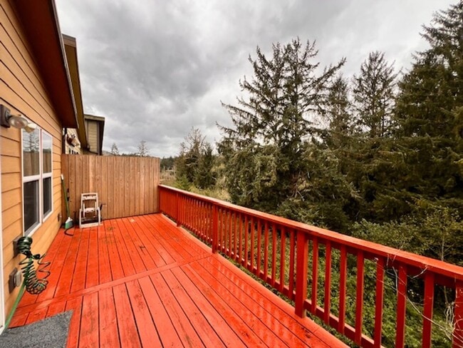 Building Photo - 2165