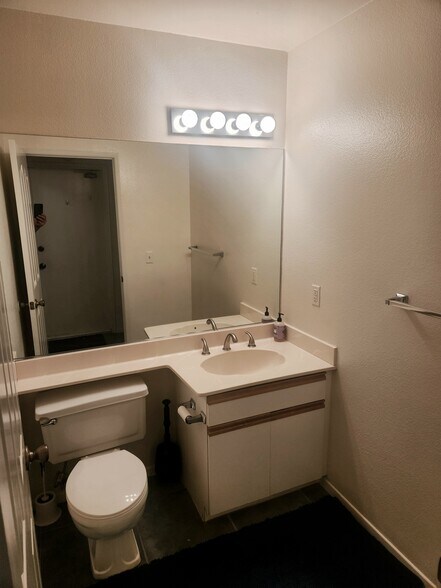 Building Photo - 39850 Regency Way