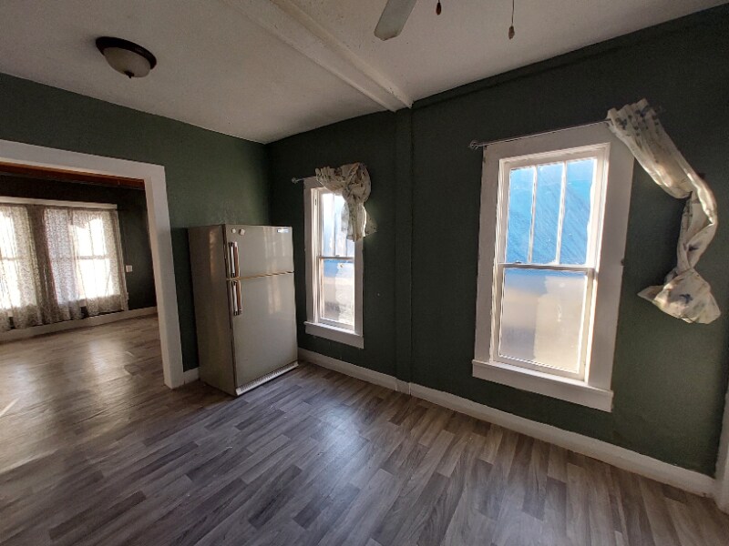 Building Photo - 2713 5th St W