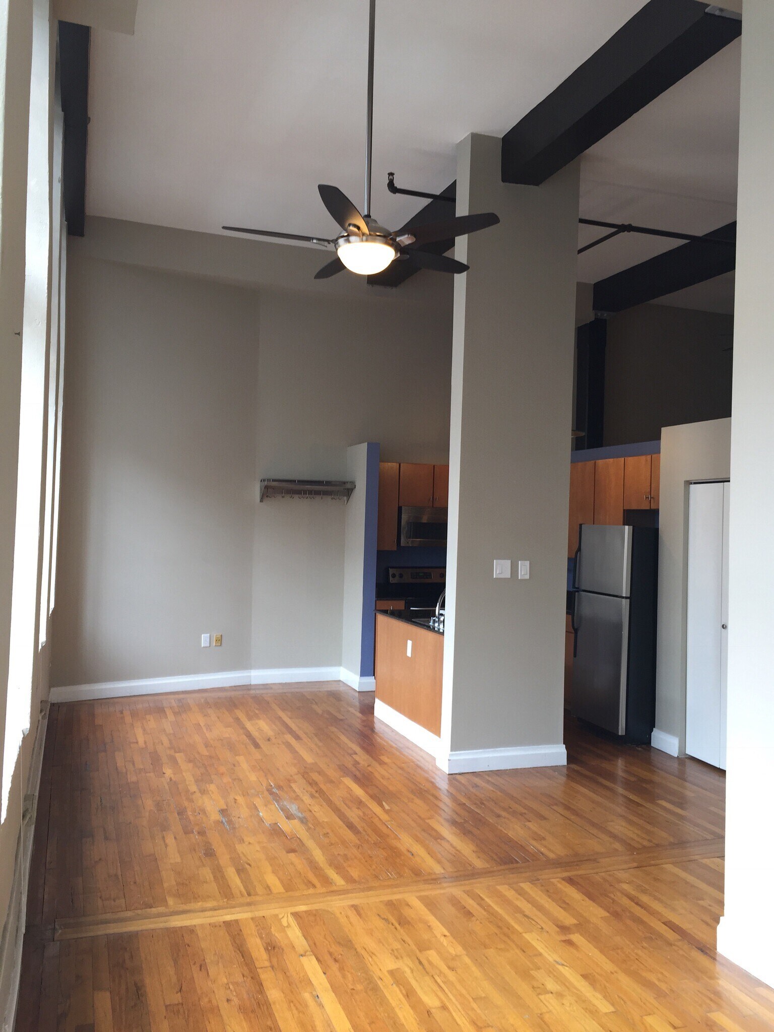 Loft Style Open Layout - 920 Poeyfarre St