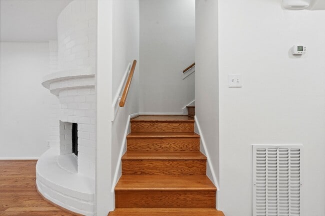 Building Photo - 727 Bunker Hill Rd