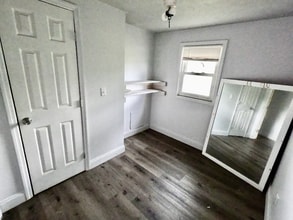 Building Photo - 1517 Tinkertown Ave