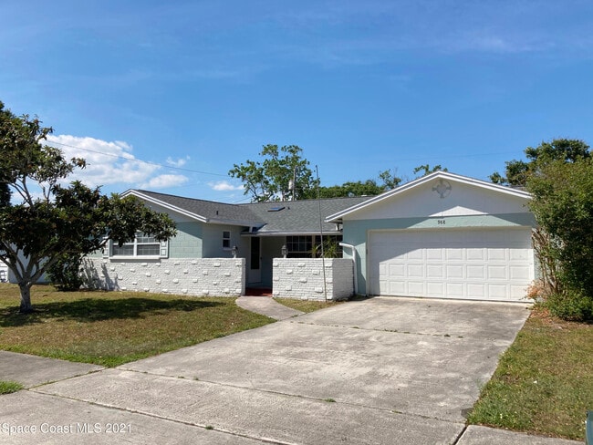 Primary Photo - 988 Nicklaus Dr