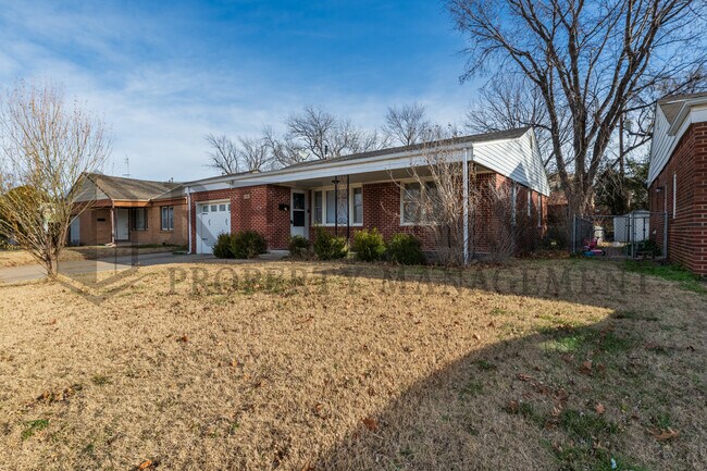 Building Photo - 1720 S Windsor Rd