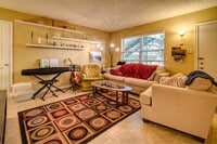 Building Photo - 1324 Cortlandt St