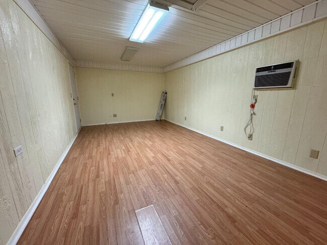 Building Photo - 114 Jackson St