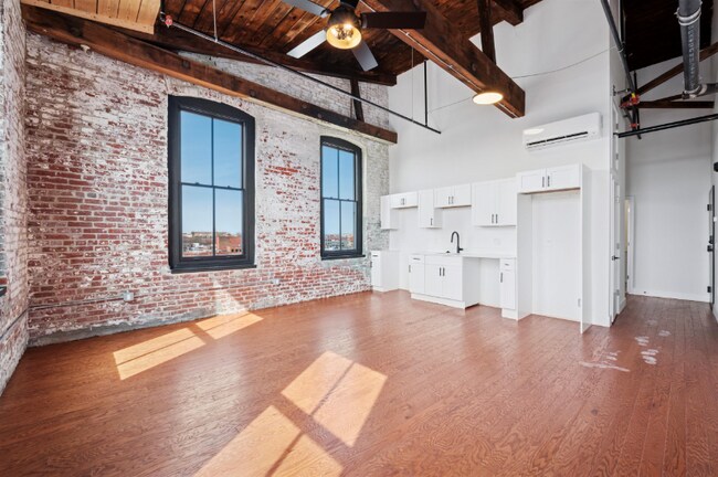 Building Photo - 2545 N Hancock St