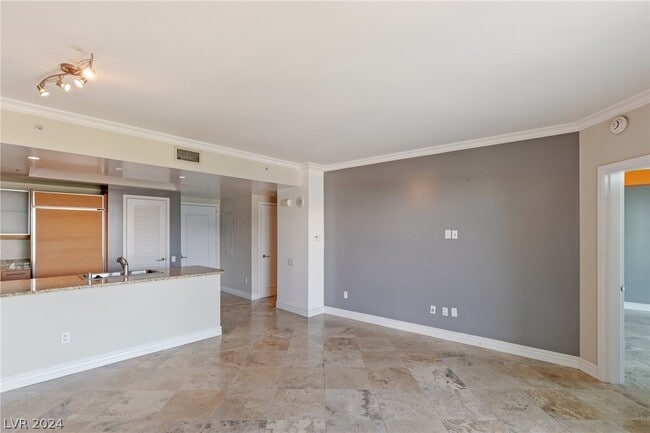 Building Photo - 322 Karen Ave