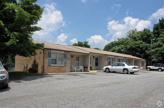 Building Photo - 511 E Fairfield Rd