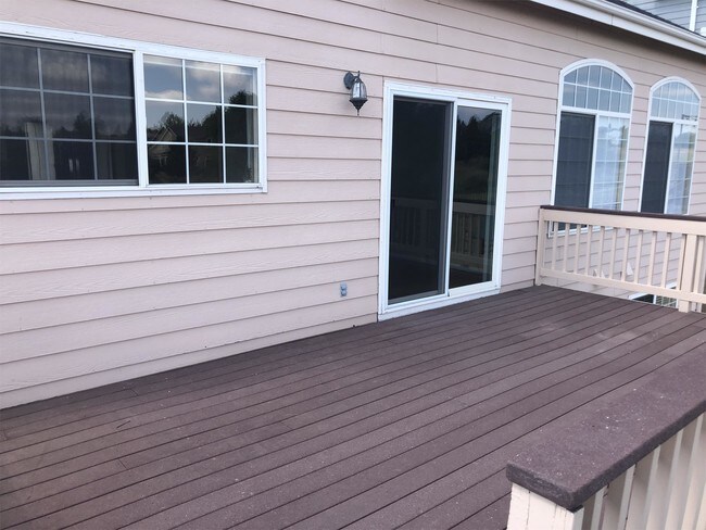 Building Photo - 2585 Clayton Cir