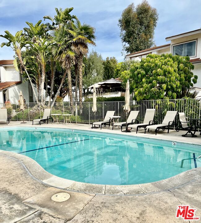 Building Photo - 17156 Palisades Cir