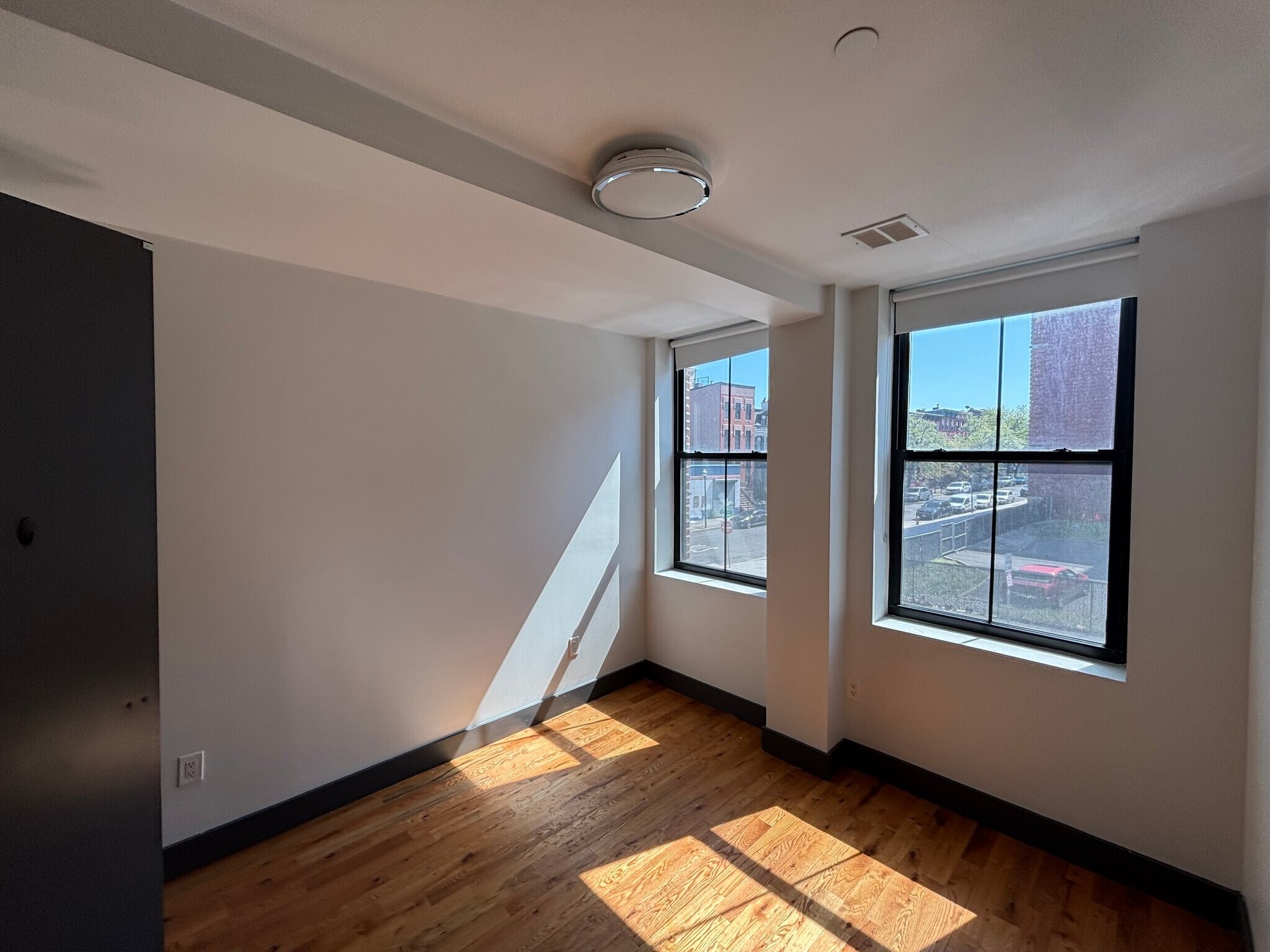 Building Photo - 568 Communipaw Ave