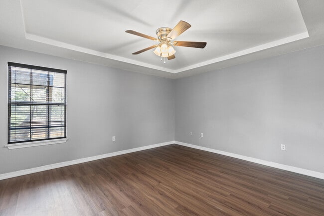Building Photo - 380 Riverchase Blvd