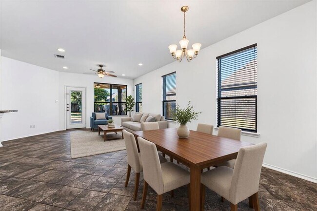 Building Photo - 1020 Clove Hitch Dr