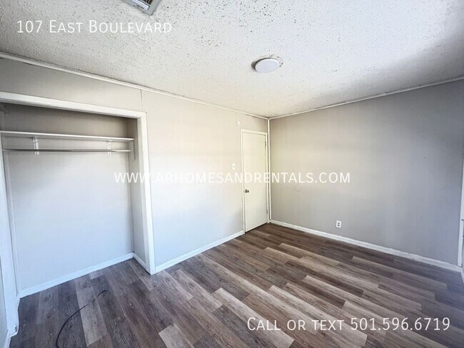 Building Photo - 107 East Blvd