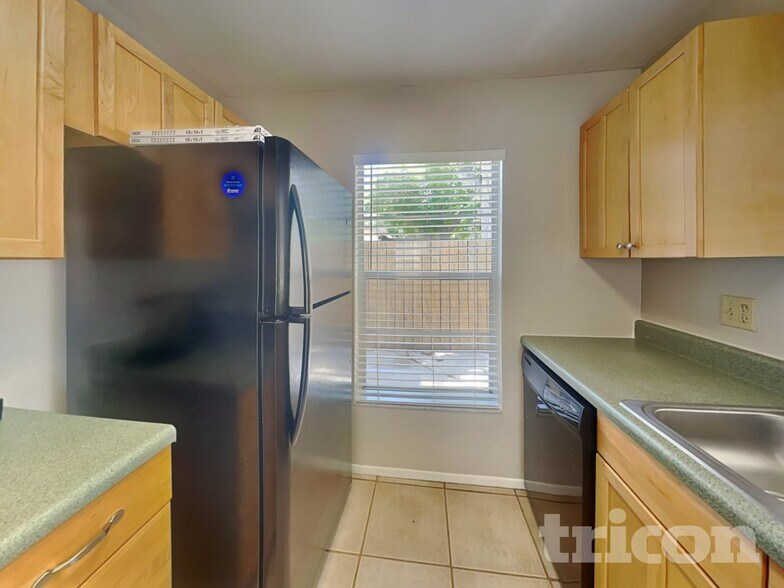 Building Photo - 13311 Laraway Dr