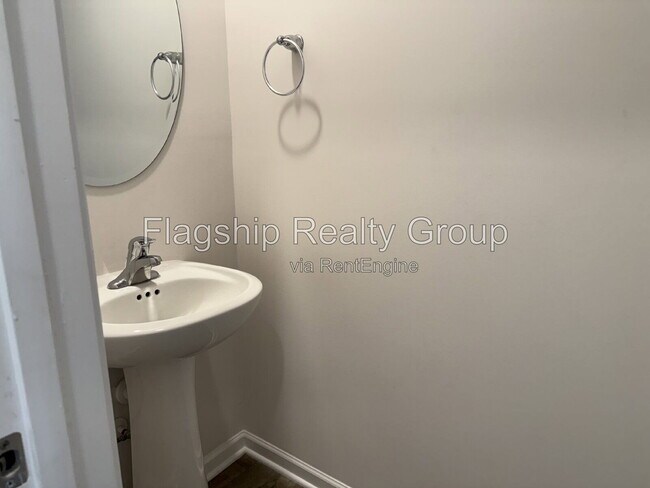 Building Photo - 4109 Laurel Rdg Dr