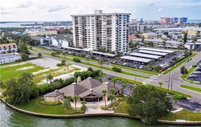 Building Photo - 400 Island Way