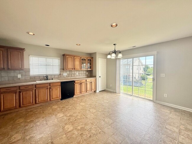 Building Photo - 6016 Namozine Ct