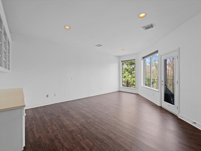 Building Photo - 15318 Beecham Dr