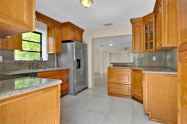 Building Photo - 8775 SW 53rd Ct