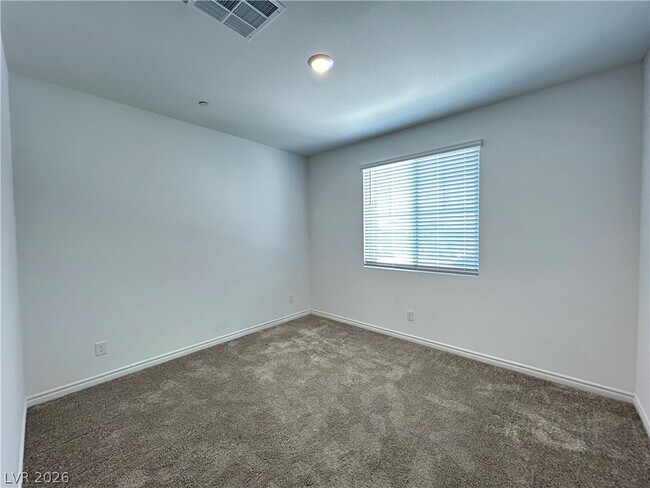 Building Photo - 2276 Luna Hvn St