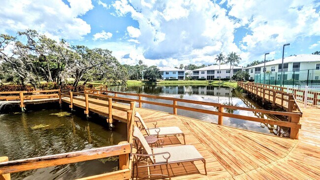 Building Photo - Annual Turnkey 3/3 penthouse on waterfront...