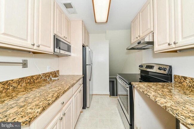 Building Photo - 4875 S 28th St