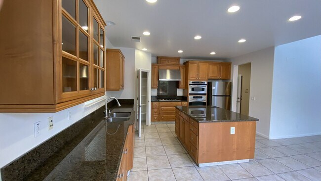 Building Photo - Mountain House Home Spacious 4 Bedroom, 3.5 Bath Home with Bonus Loft