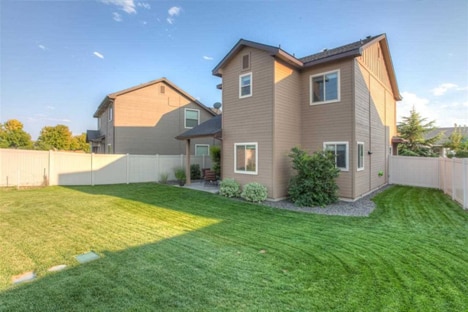 Building Photo - 2014 E Mountain Man Dr