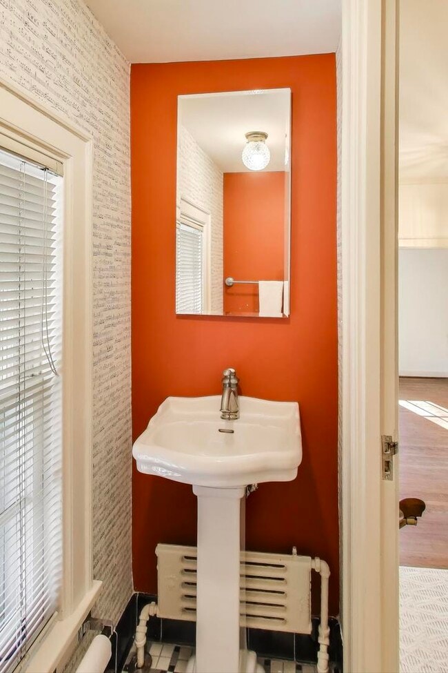 Building Photo - 1227 16th St