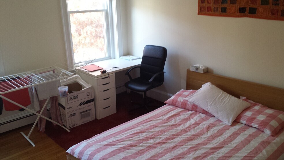 Building Photo - 19 Green St