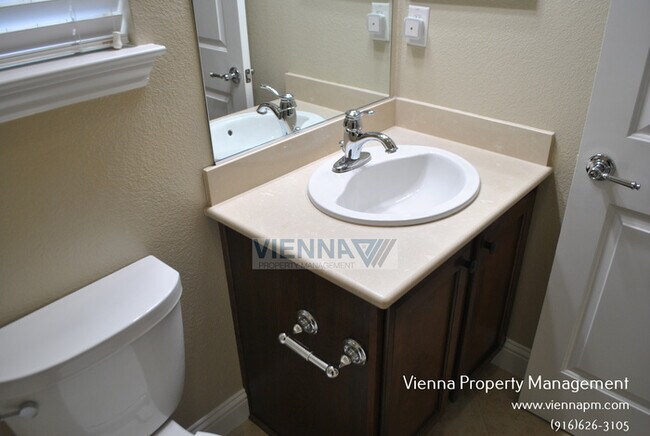 Building Photo - 2101 Harpford Dr