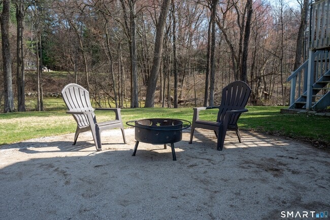 Building Photo - 10 Grove Pl