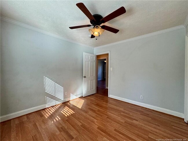 Building Photo - 2723 Huntington Rd