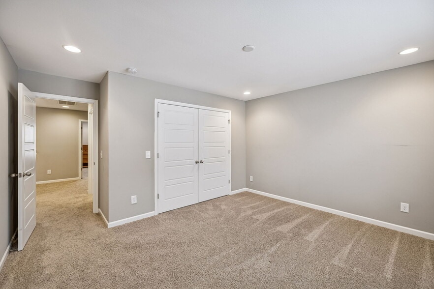 Building Photo - 3219 Clemons Cir