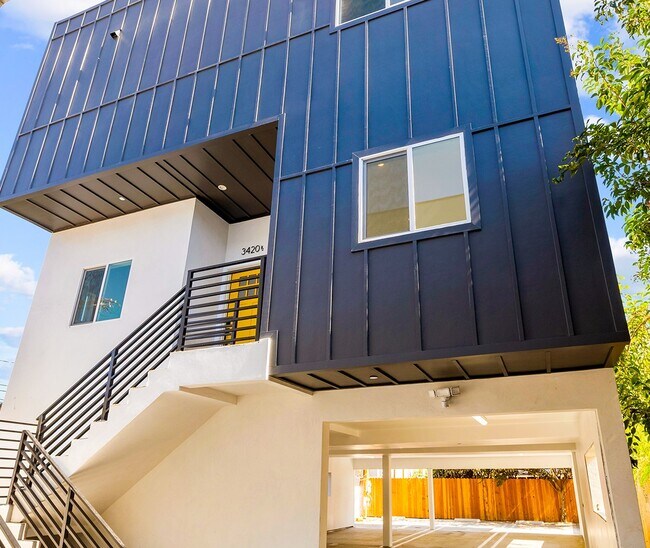 Building Photo - 3420 12th Ave