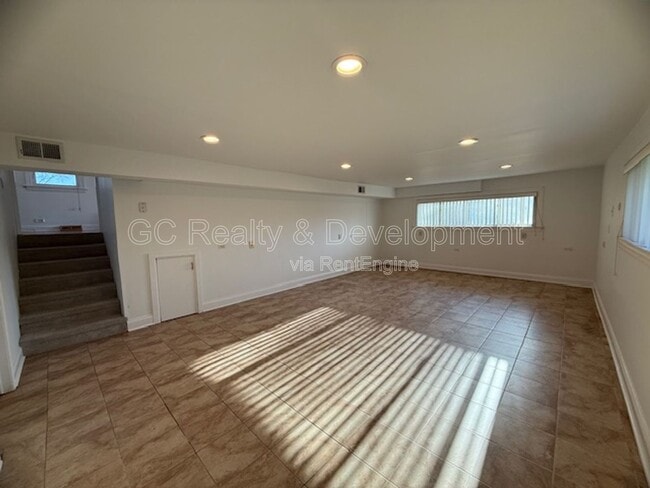 Building Photo - 2N278 Prairie Ave