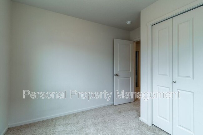 Building Photo - 744 NE 138th Pl
