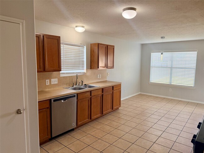 Building Photo - 9011 Aspen Trace Ln