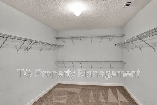 Building Photo - 12436 Jovana Rd